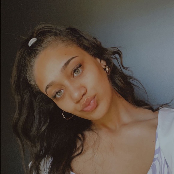 Meet your Posher, Savannah - Picture 1 of 1